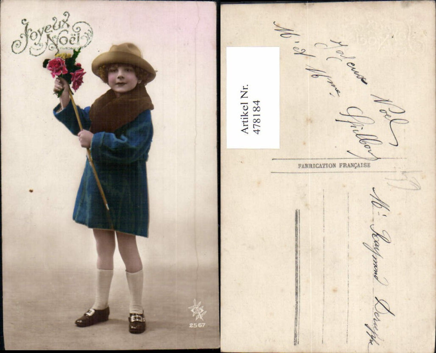 478184,Kind Mädchen Mantel Hut Rosen Blumenstrauß