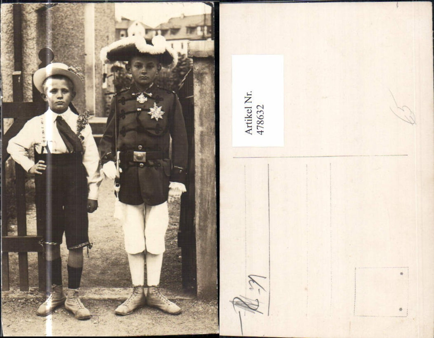 478632,Foto Ak Kinder in Uniform Kostüm Fasching