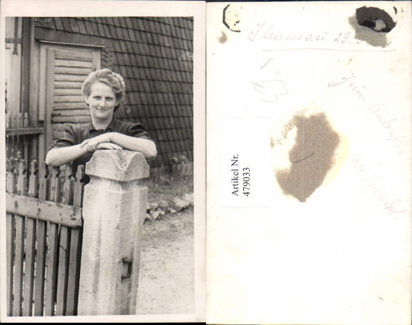 479033,Foto Frau b. Gartenzaun stehend Ilmenau
