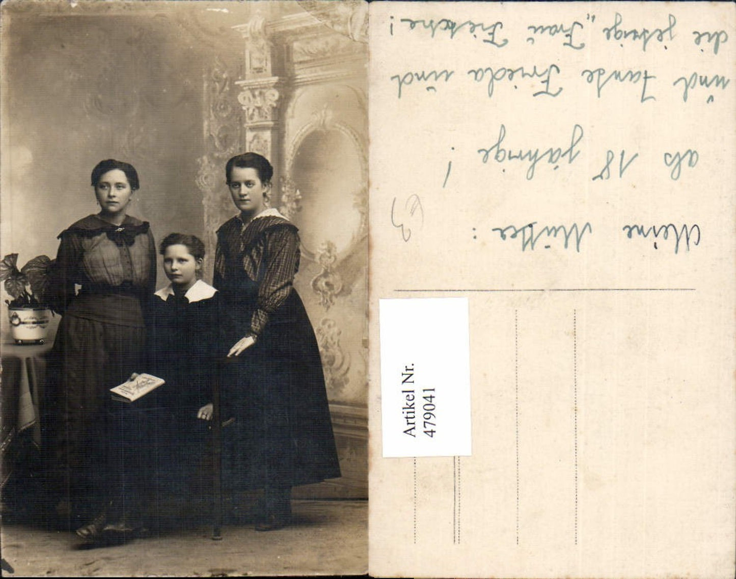 479041,Foto Ak Drei Frauen m. Buch