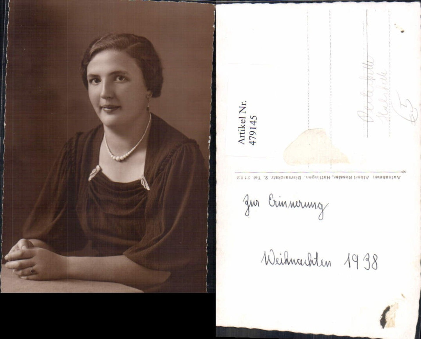479145,Frau Portrait Perlenkette Halskette