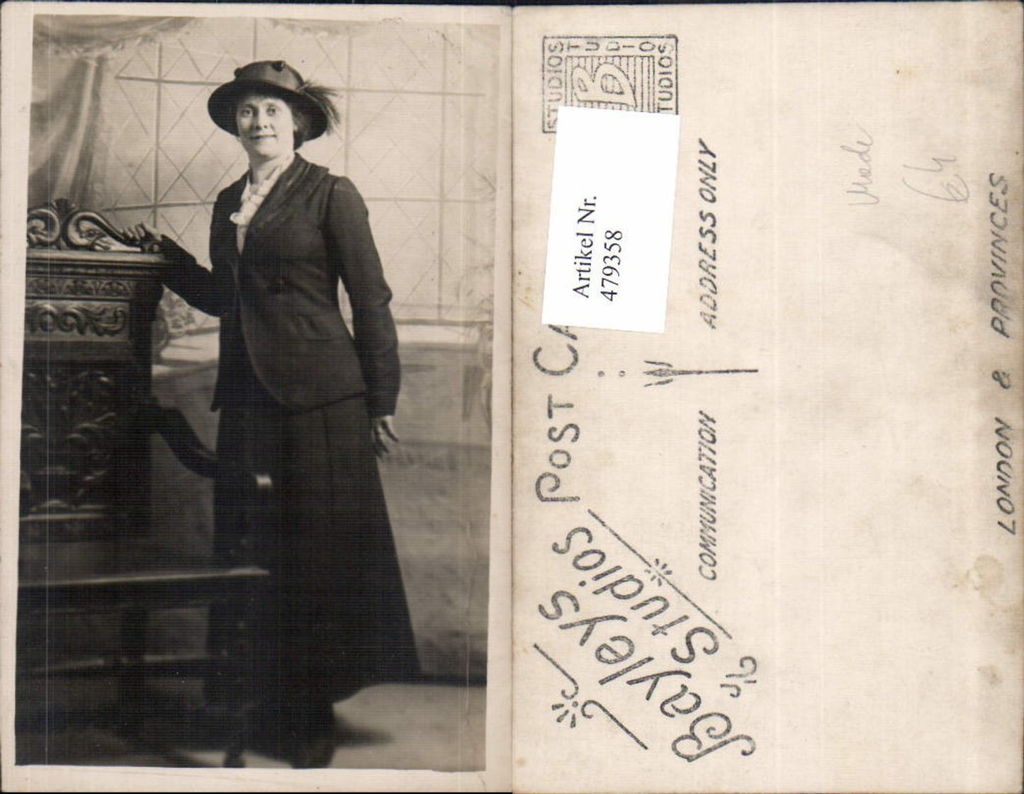 479358,Foto Ak Frau mit Hut Federhut Mode