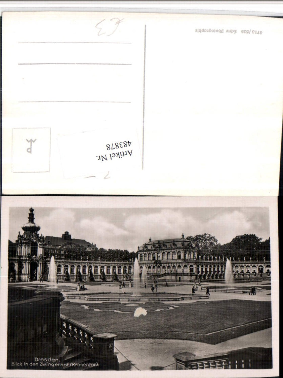 483878,Dresden Blick in den Zwingerhof Kronentor Brunnen