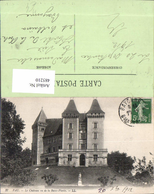 485210,Schloss Pau Le Chateau vu de la Basse-Plante