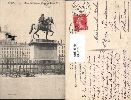 487023,Lyon Place Bellecour Statue de Louis XIV Reiterdenkmal