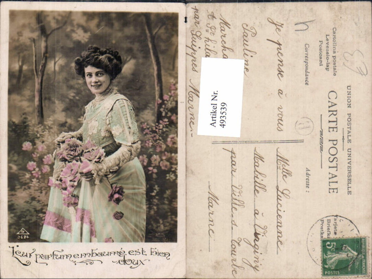 493539,Frau Lockenkopf Kleid Rosen Blumen Text