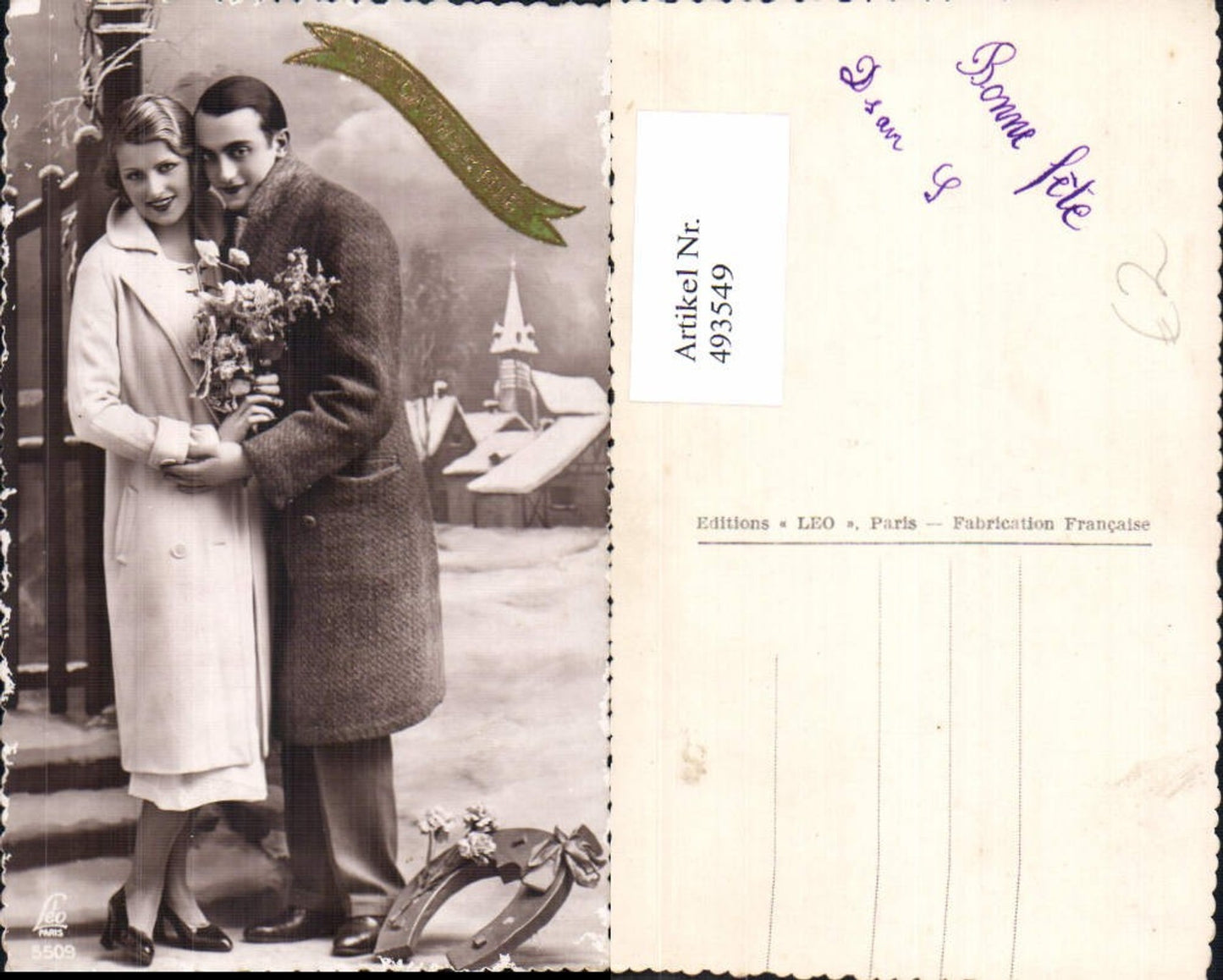 493549,Paar Liebe Verliebter Blick Hufeisen Winterdorf Blumen