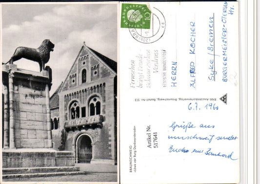 517641,Braunschweig Löwe Statue vor Burg Dankwarderode