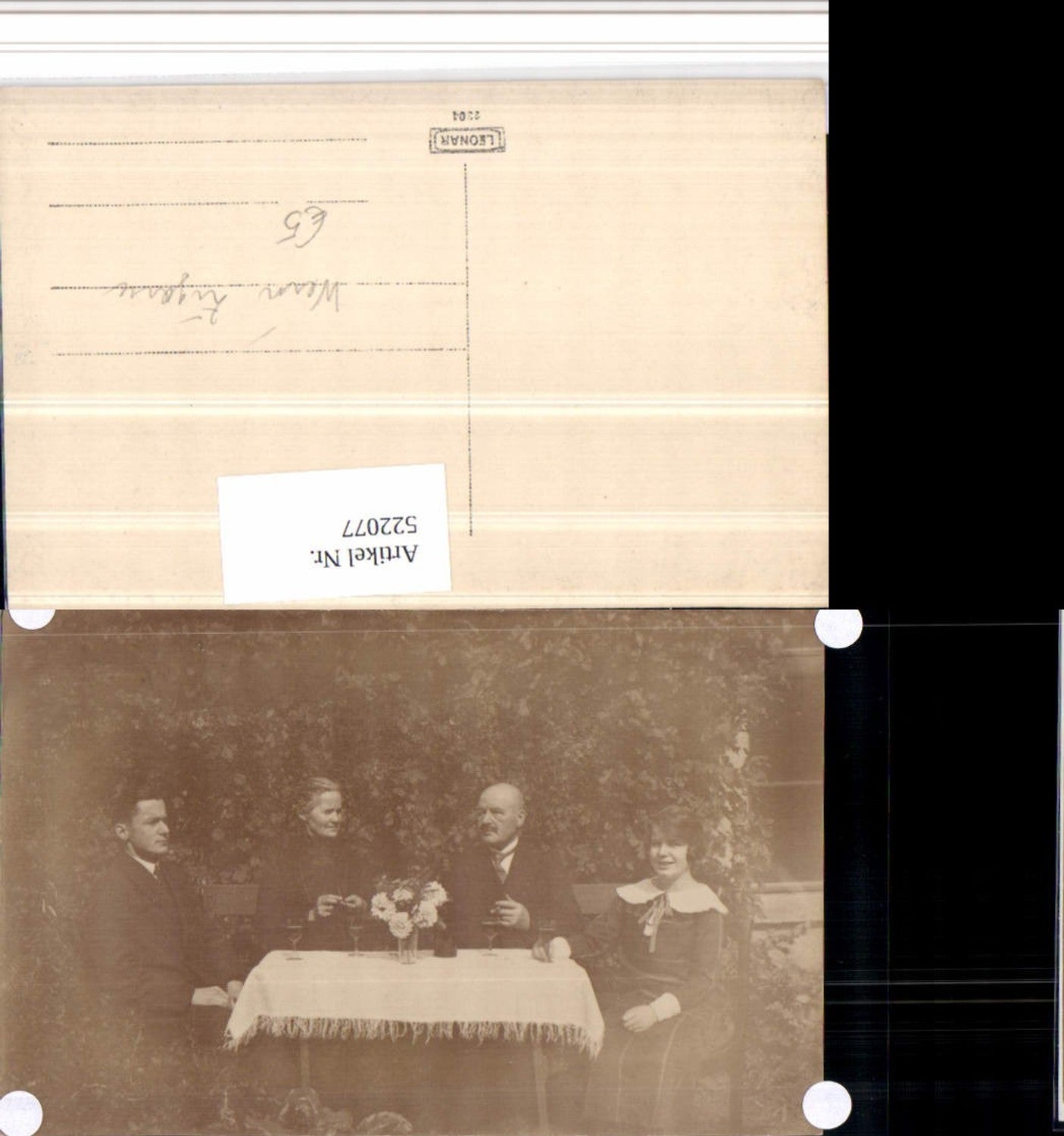 522077,Foto AK Familie Tisch Wein Zigarre rauchen
