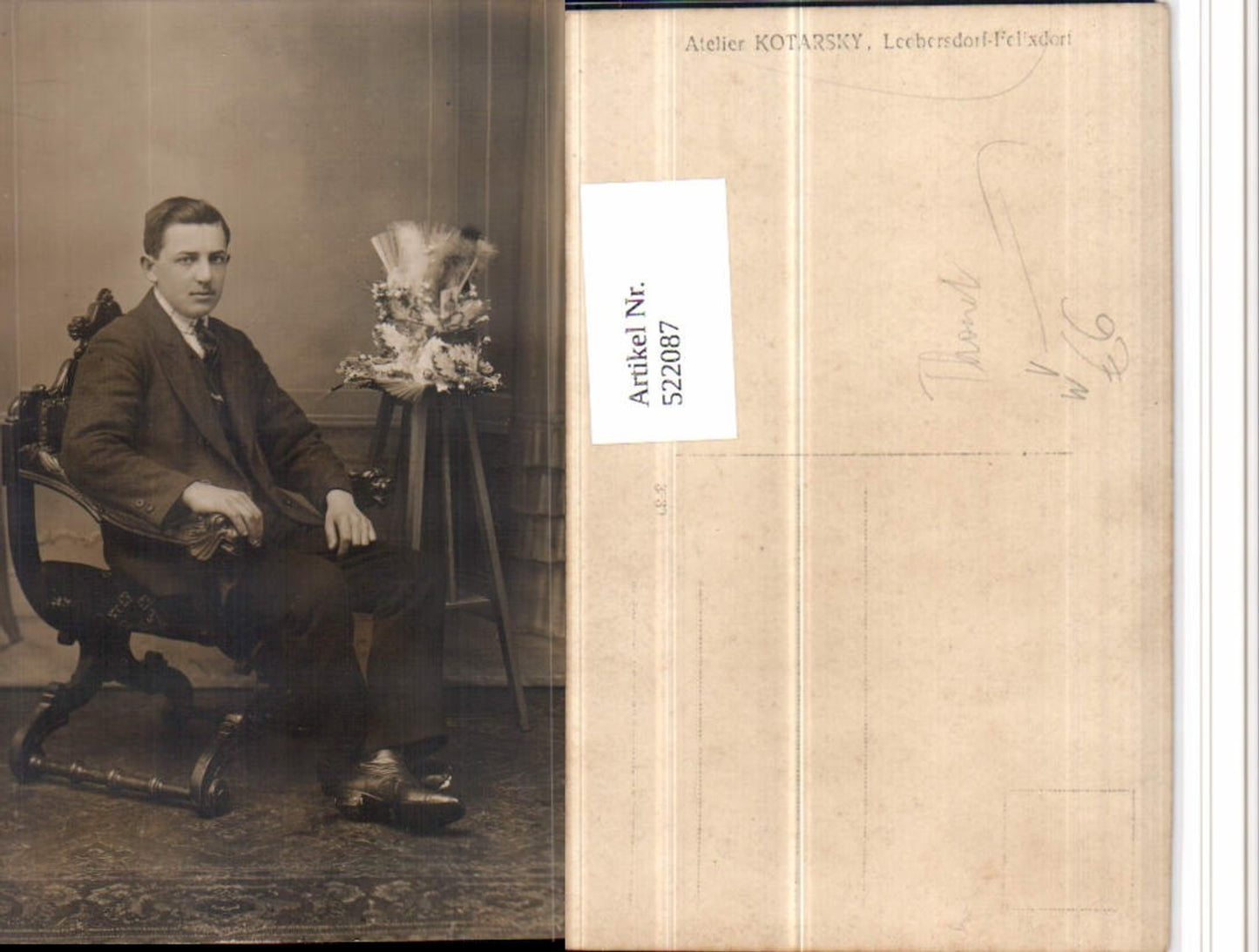 522087,Mann in Anzug Stuhl Sessel pub Thonet Kotarsky Leobersdorf Felixdorf