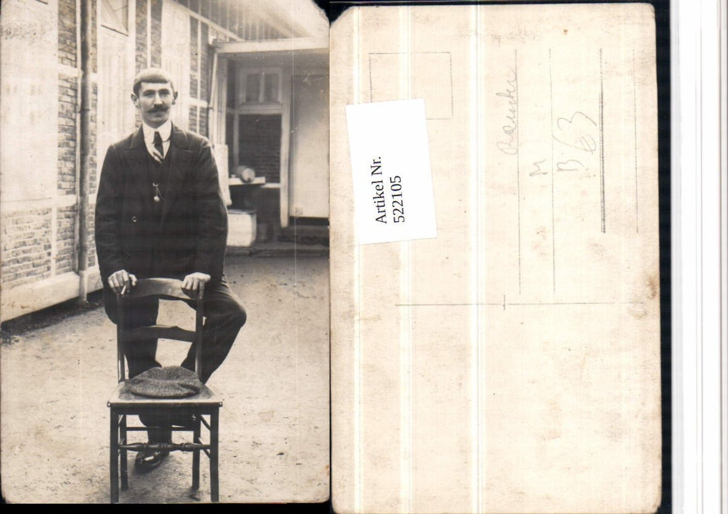522105,Foto AK Mann m. Bart Anzug Zigarette rauchen Stuhl Sessel