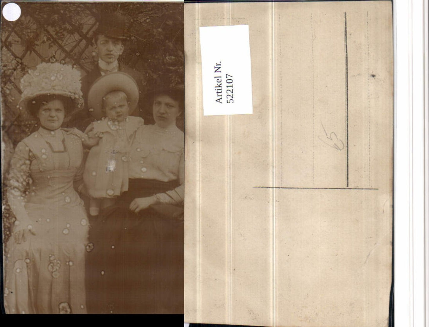 522107,Foto AK Familie Frauen m. Hüten Kinder