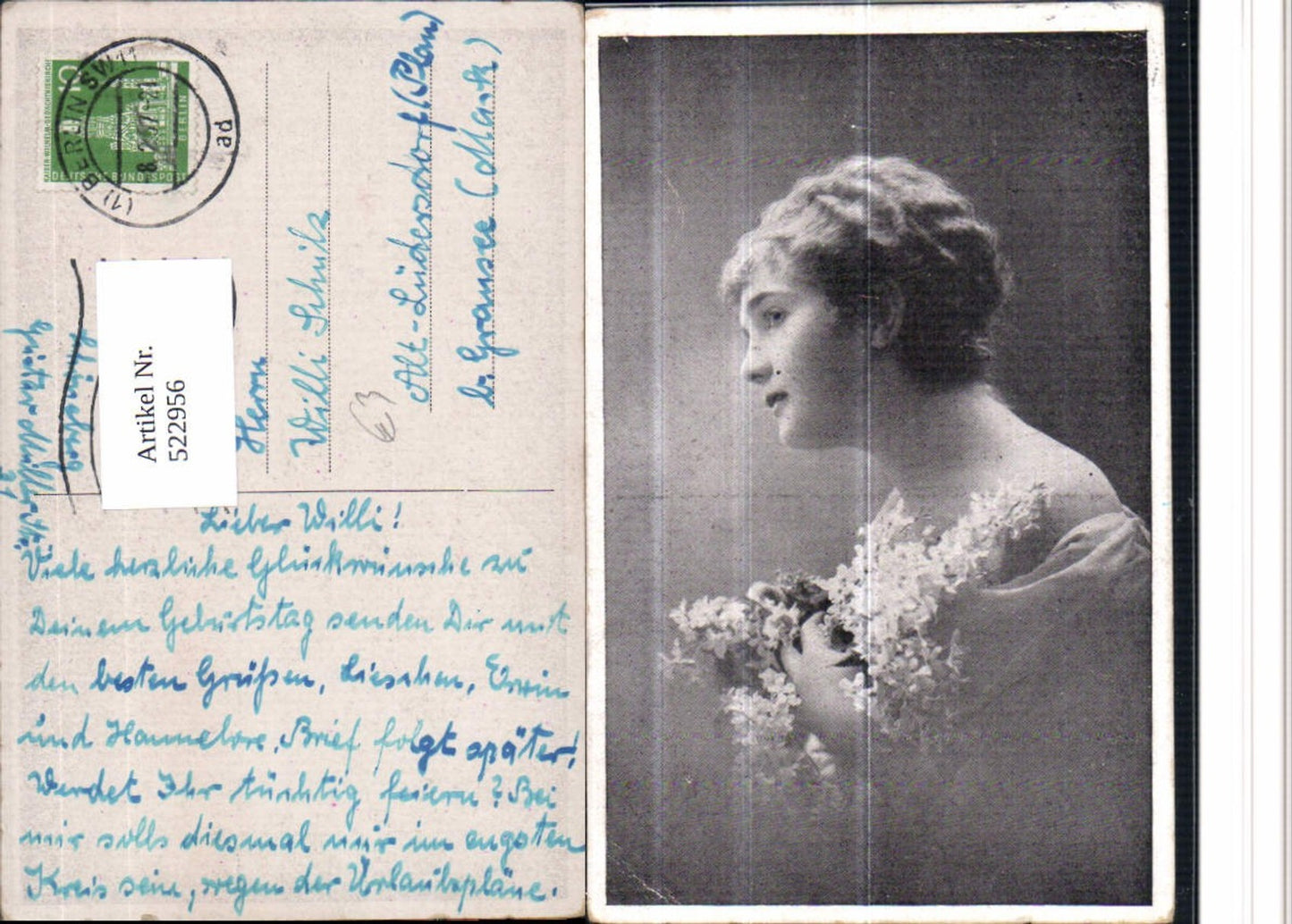 522956,Frau Portrait Blumen Seitenportrait