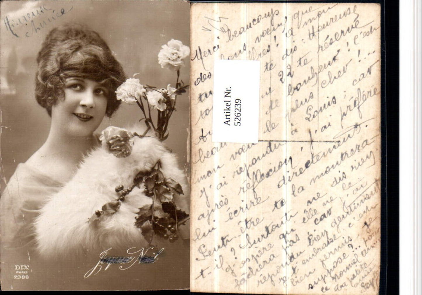 526239,Foto-AK Frau Mode muff Blumen Rosen Portrait pub DIX 2380
