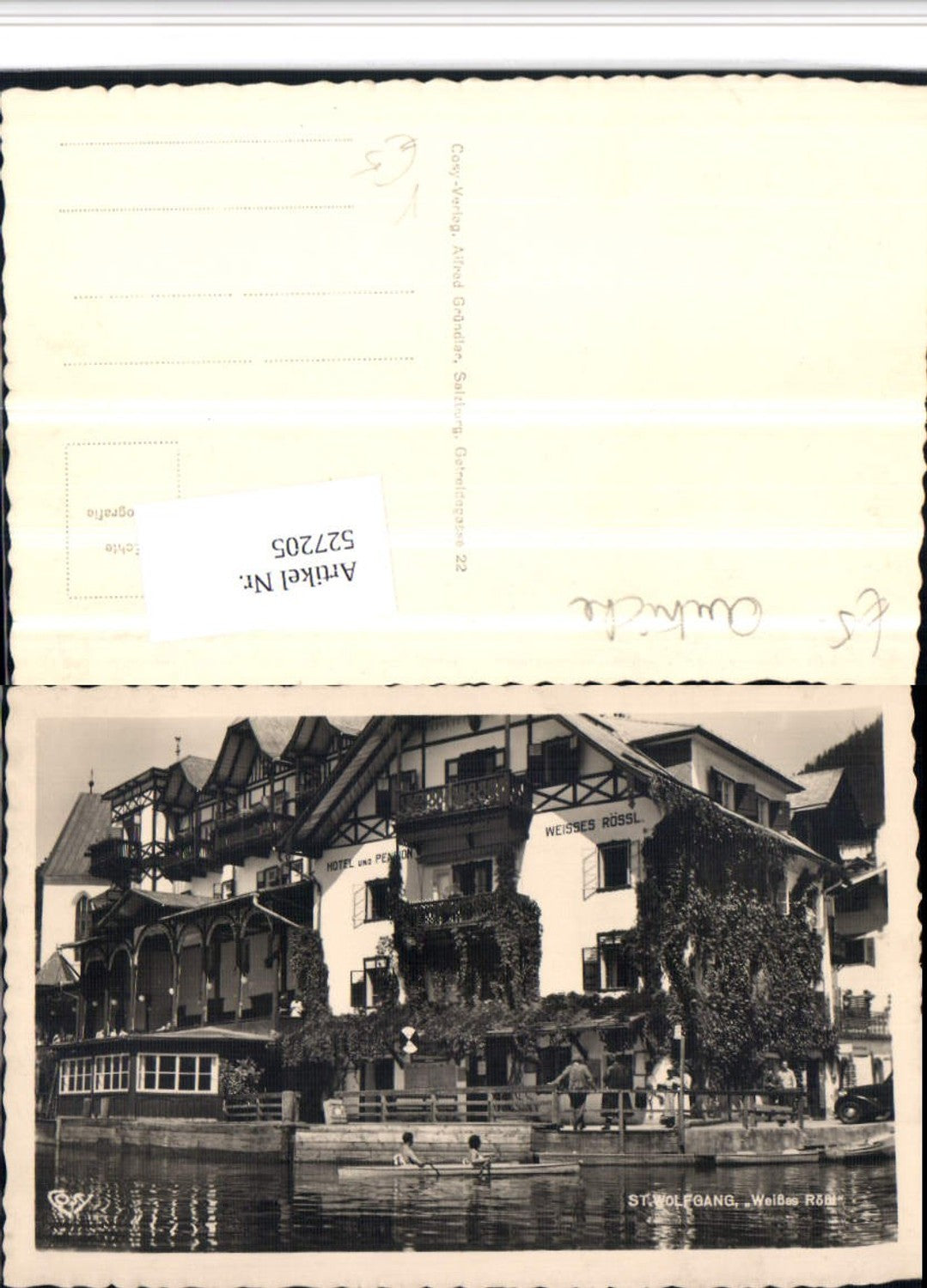 527205,St. Wolfgang am Wolfgangsee Weisses Rössl Boot pub Cosy