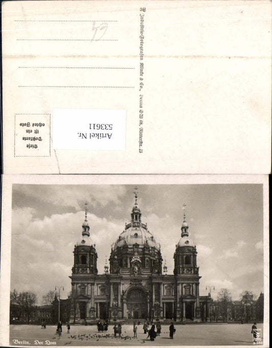 533611,Berlin Dom Tauben