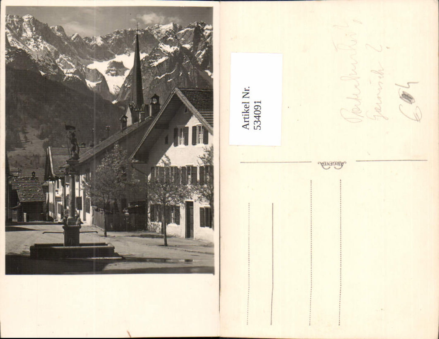 534091,Foto Ak Dorfmotiv Partenkirchen Florianplatz Kirche Brunnen