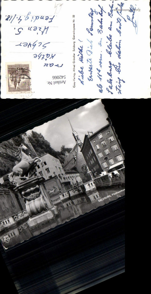 542066,Salzburg Stadt Pferdeschwemme pub Cosy 503