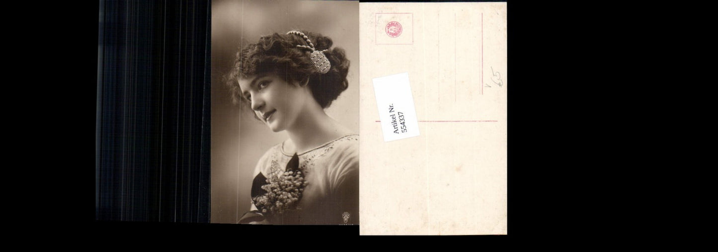 554337,tolle Foto-AK Frau Mode Portrait Haarschmuck pub RPH SBW 4439-40