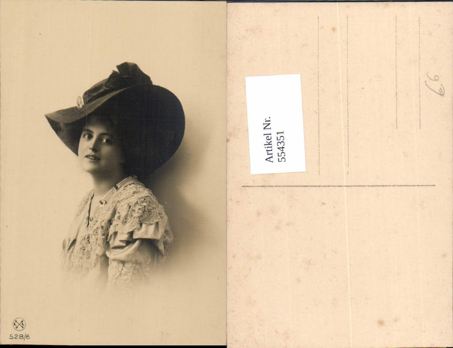 554351,tolle Foto-AK Frau Mode Portrait Hut Hutmode