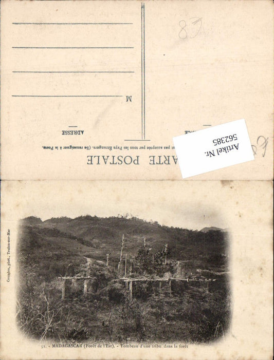 562385,Africa Madagascar Madagaskar Foret de l`Est Gräber Grab Friedhof Tod