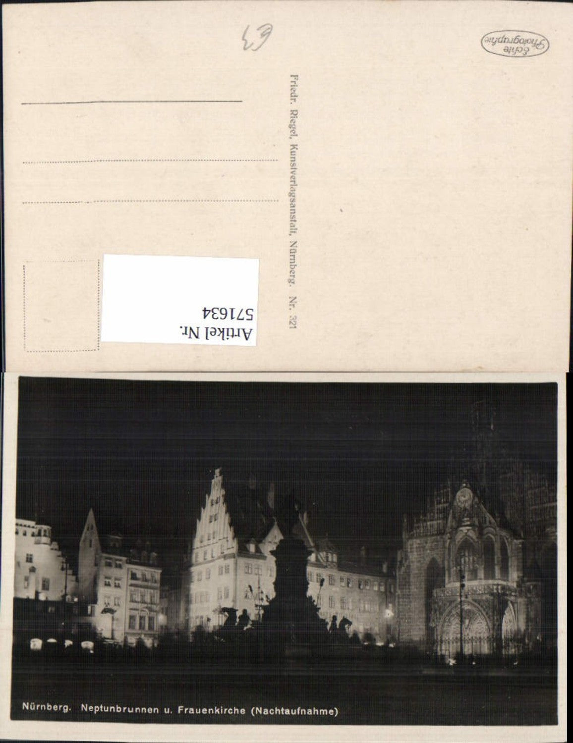 571634,Foto Ak Nürnberg Neptunbrunnen u. Frauenkirche Nachtaufnahme