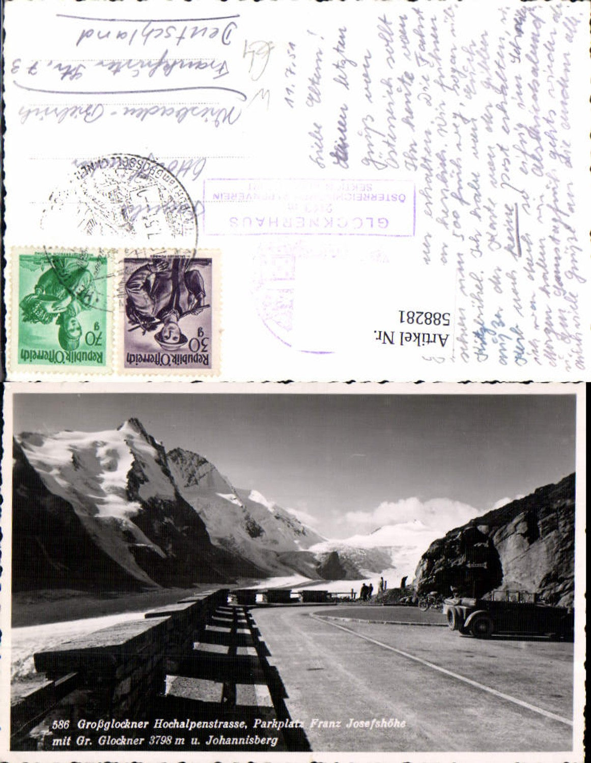 588281,Grossglockner Hochalpenstrasse Heiligenblut Parkplatz Oldtimer Auto Johannisberg