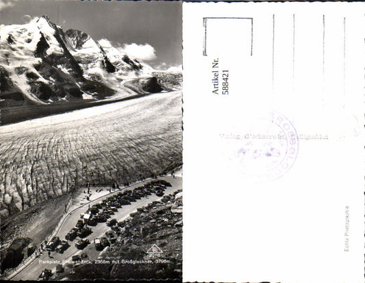 588421,Grossglockner Hochalpenstrasse Heiligenblut Parkplatz Autos Oldtimer