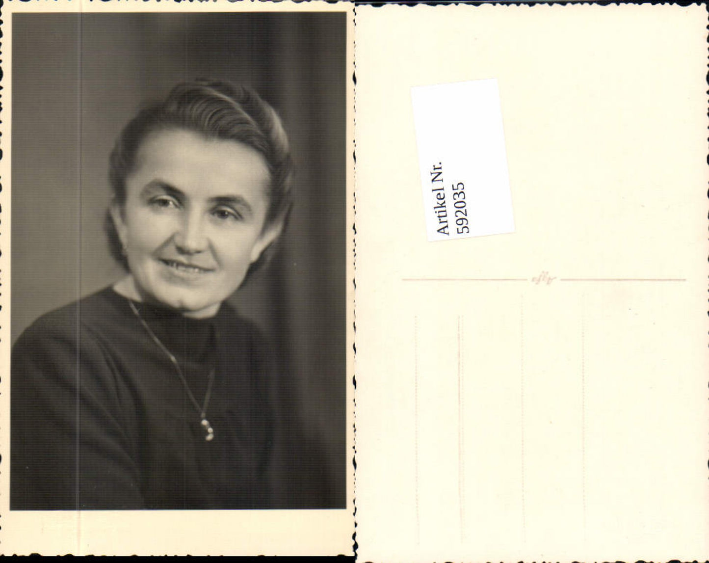 592035,Foto-AK Frau Kette Schmuck Portrait