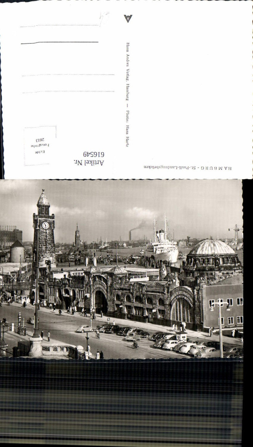 616549,Hamburg St Pauli Landungsbrücken VW Käfer Schiffe Dampfer