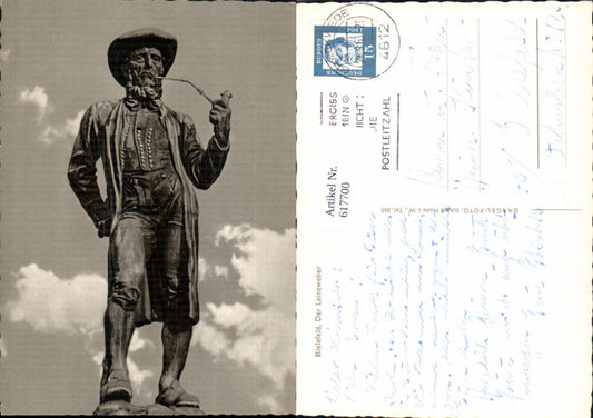 617700,Bielefeld Der Leineweber Statue Pfeife Rauchen