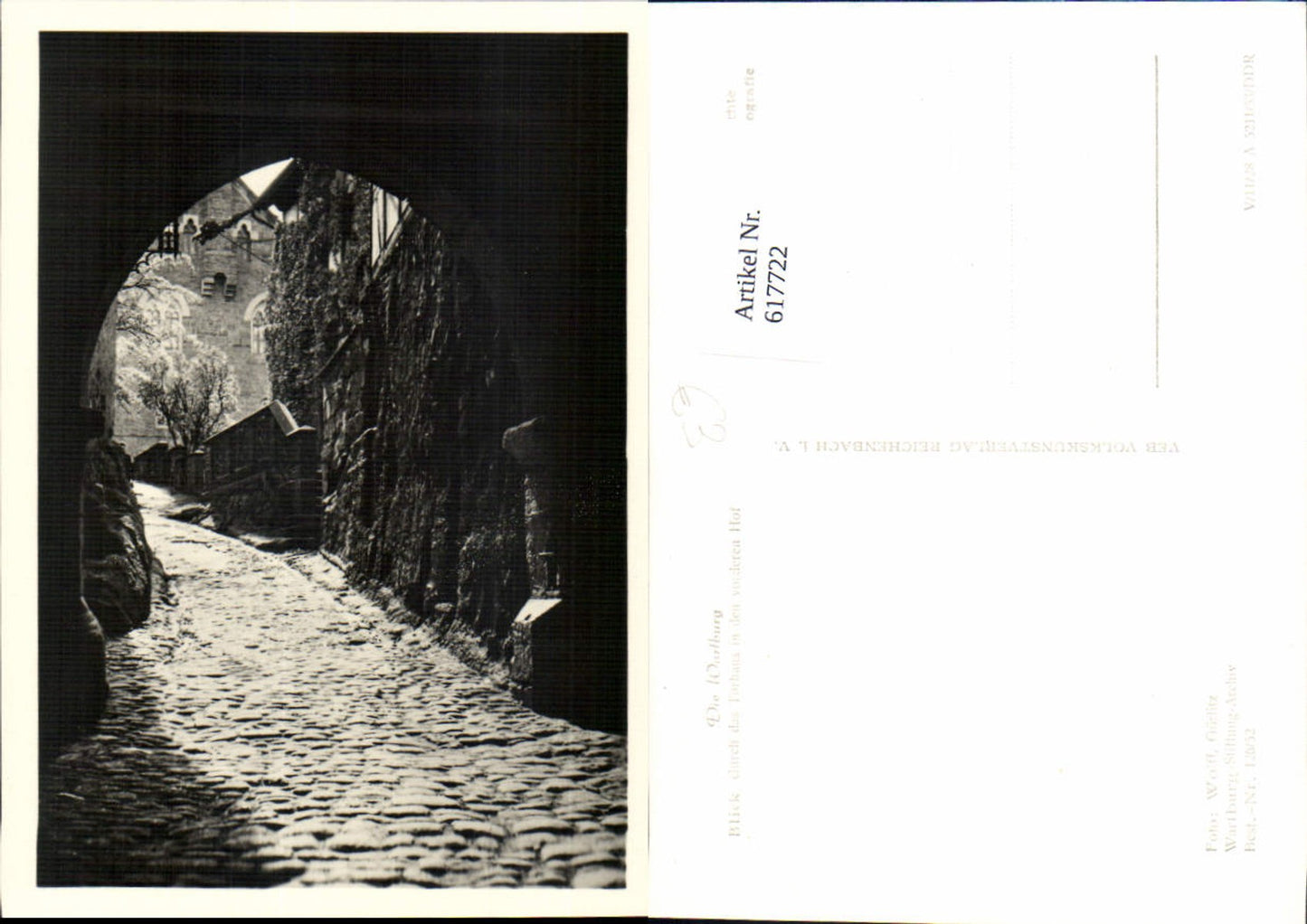617722,Foto Ak Eisenach Wartburg Blick durch d. Torhaus i. d. Vorderen Hof