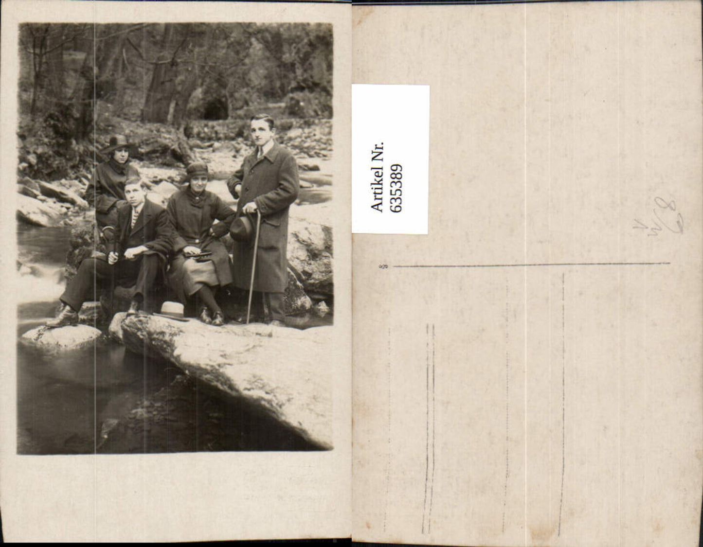 635389,Foto-AK Dresden Gruppenfoto Gehstock Handtasche Frau Mantel Hut pub Frieda Gofferie