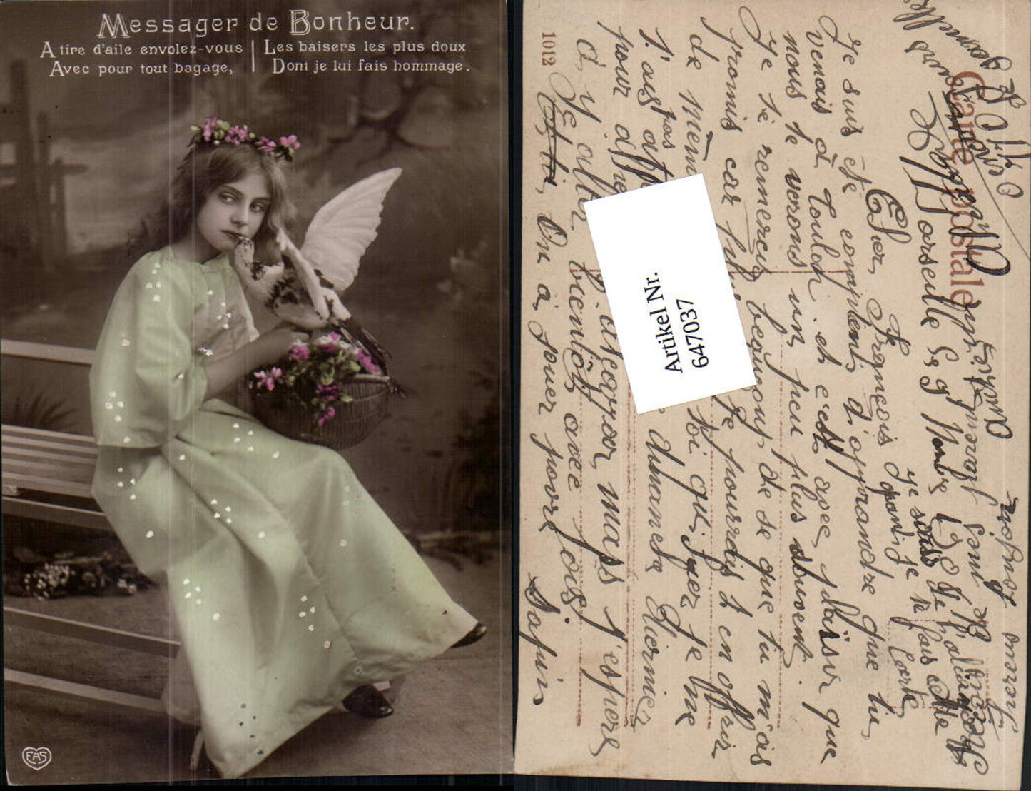 647037,Foto-AK Kind Taube Brieftaube Pigeon Kleid pub EAS