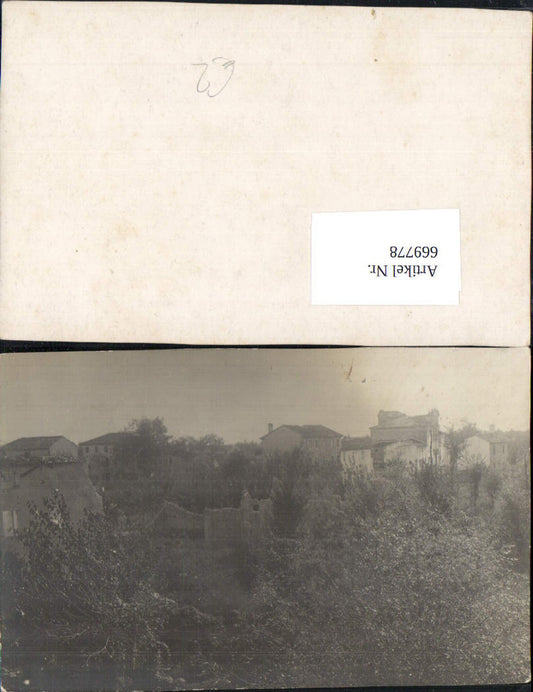 669778,Ansicht Dorf Stadt Häuser und zerstörte Häuser Krieg