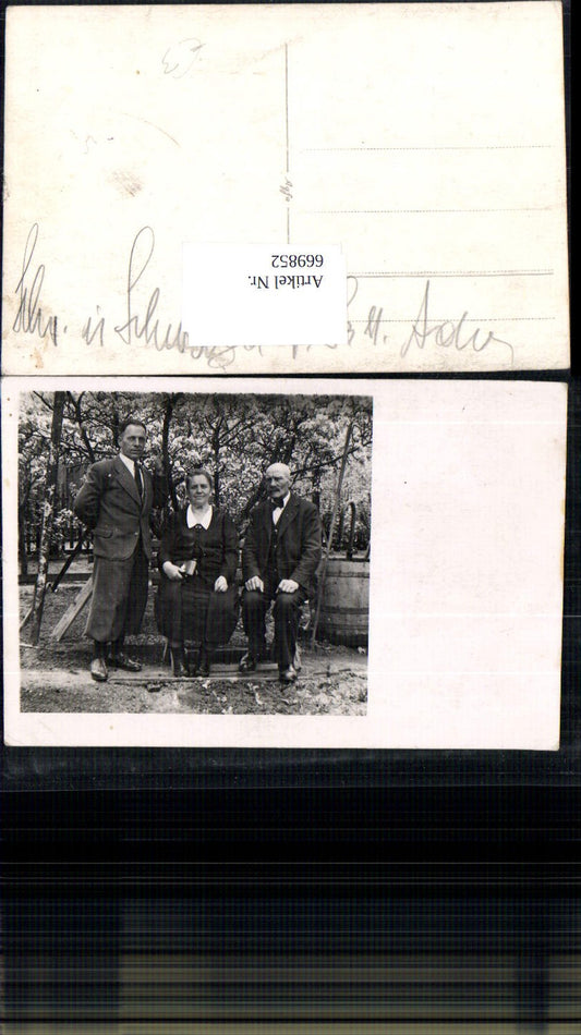 669852,Foto Ak Frau u. Männer Anzug Gruppenbild