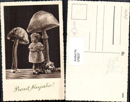 670637,Surrealismus Fliegenpilz Pilz mit Kind Mädchen Neujahr