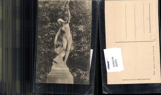 682475 Douai Stadtpark denkmal  Akt